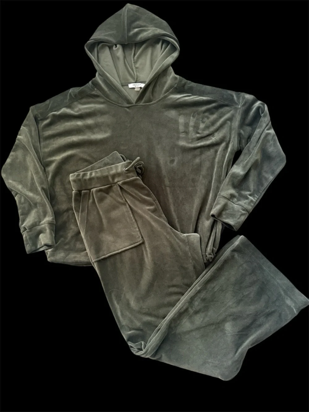 Cable & Gage Olive Green Velour Lounge Set!